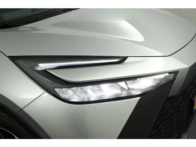 Toyota C-HR 1.8 Hybrid 140 Dynamic 2024 Hybride Benzine 62