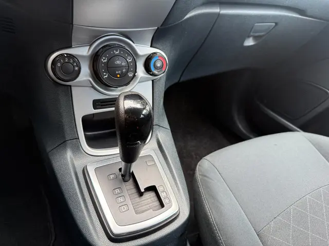 Ford Fiesta 1.4 Titanium|AUTOMAAT|NIEUWE APK 2012 Benzine 15