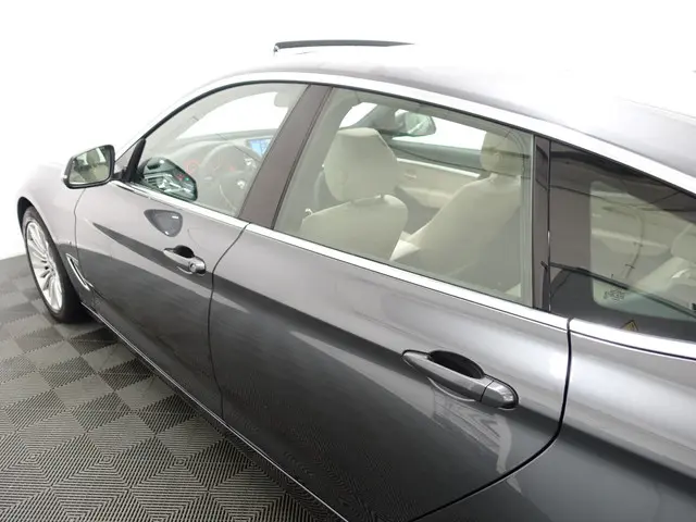 BMW 3 Serie Gran Turismo 320i M Sport Aut- 2015 Benzine 40