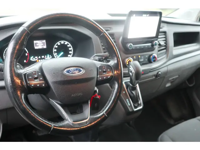 Ford Transit Custom 320 2.0 TDCI L2H1 Limited 2019 Diesel 3