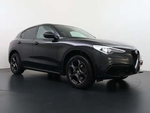 Alfa Romeo Stelvio 2