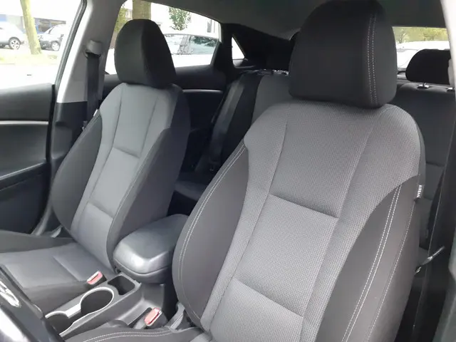 Hyundai i30 1.6 GDI *Automaat*PDC achter*Cruise* 2014 Benzine 5