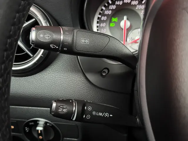 Mercedes-Benz CLA CLA 250 Edition 1 2013 Benzine 37