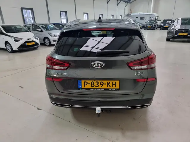 Hyundai i30 Wagon 1.5 T-GDi MHEV Premium 2022 Benzine 11