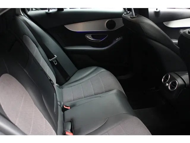 Mercedes-Benz C-Klasse 180 2019 Benzine 26