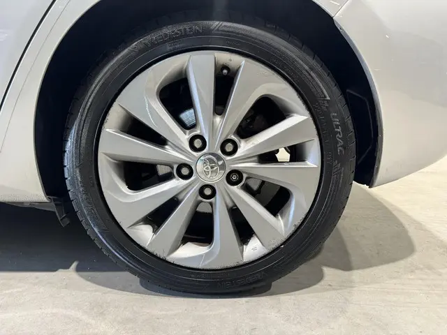 Toyota Auris 1.8 Hybrid Dynamic 2013 Hybride Benzine 15