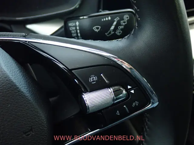 Škoda Octavia Combi Business Edition Plus 2021 Benzine 17