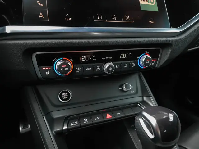 Audi Q3 Sportback 45 TFSIe S 2023 Hybride Benzine 11