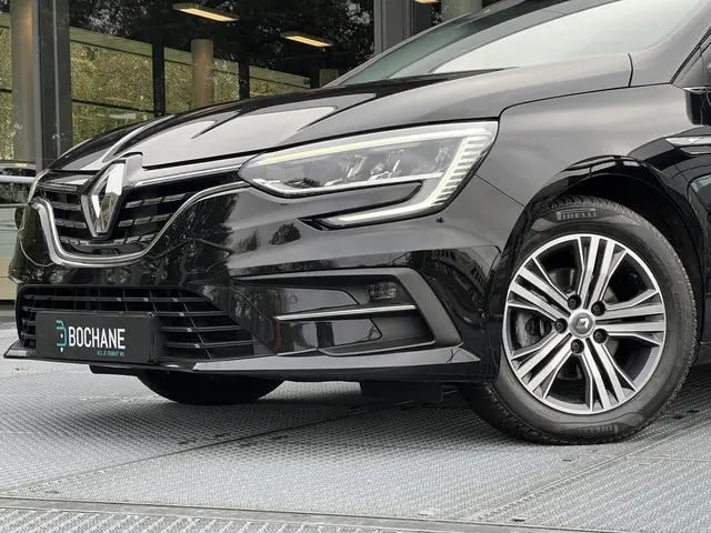 Renault Mégane 1.3 TCe 140 EDC Intens 2022 Benzine 33