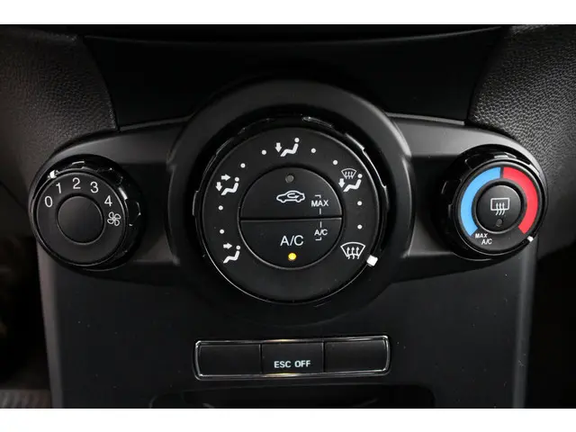 Ford Fiesta 1.6 ST1 2014 Benzine 26