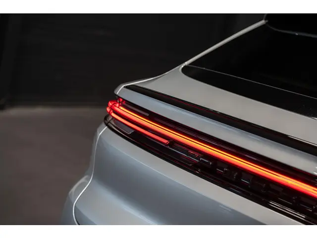 Porsche Cayenne Coupé 3.0 E-Hybrid 2025 Hybride Benzine 15