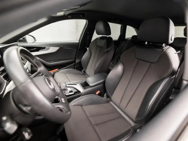 Audi A4 Avant 35 TFSI S-Line Sport 2020 Benzine 15
