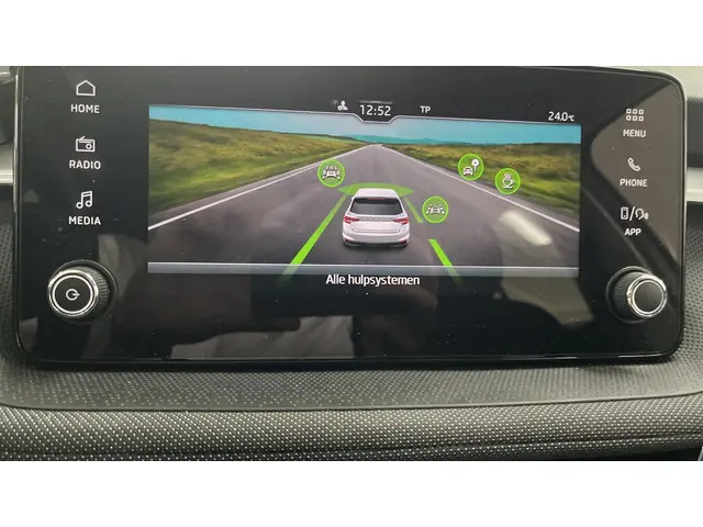 Škoda Fabia 1.0 TSI Selection 2024 Benzine 24