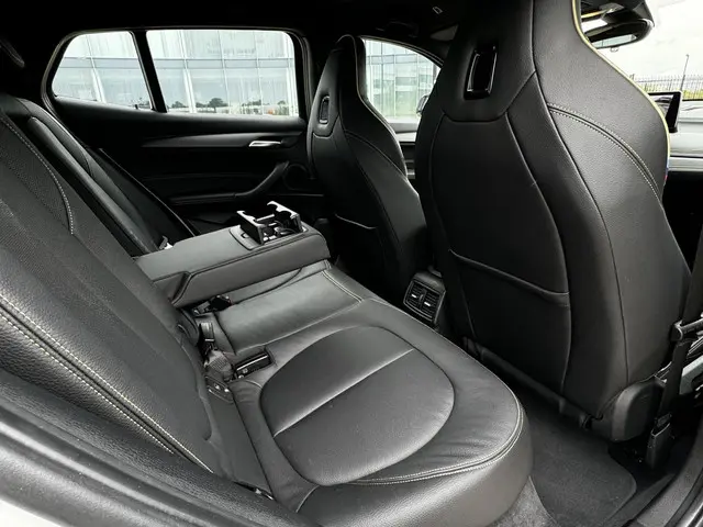 BMW X2 xDrive25e High Executive 2023 Hybride Benzine 16