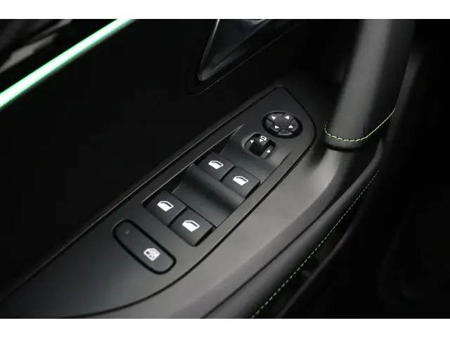 Peugeot e-2008 EV GT 50 kWh 2022 Elektrisch 18
