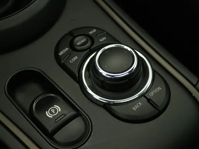 MINI Countryman Cooper S E ALL4 2022 Hybride Benzine 21