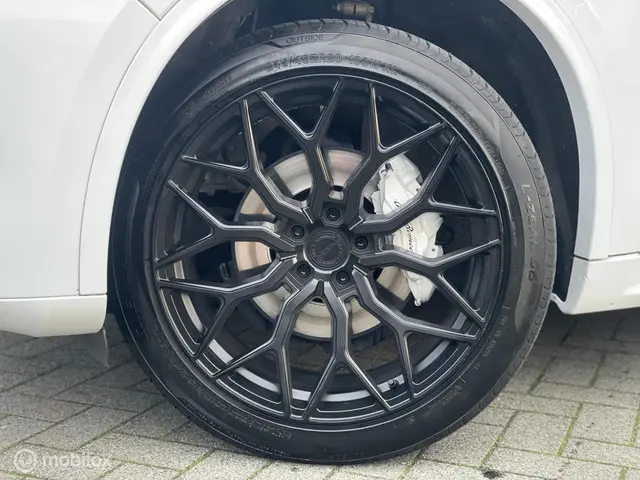 Alfa Romeo Stelvio 2