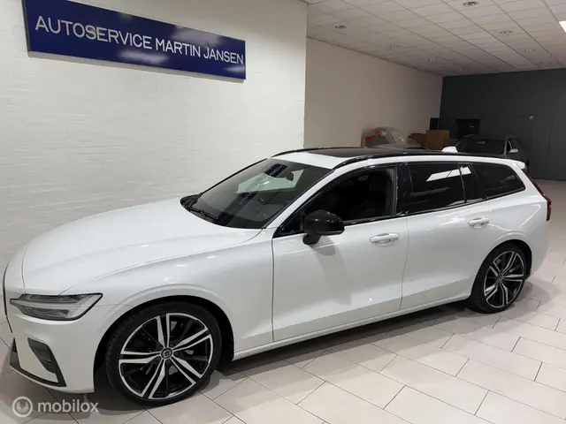 Volvo V60 2.0 T5 R-Design Car-Play 2019 Benzine 2