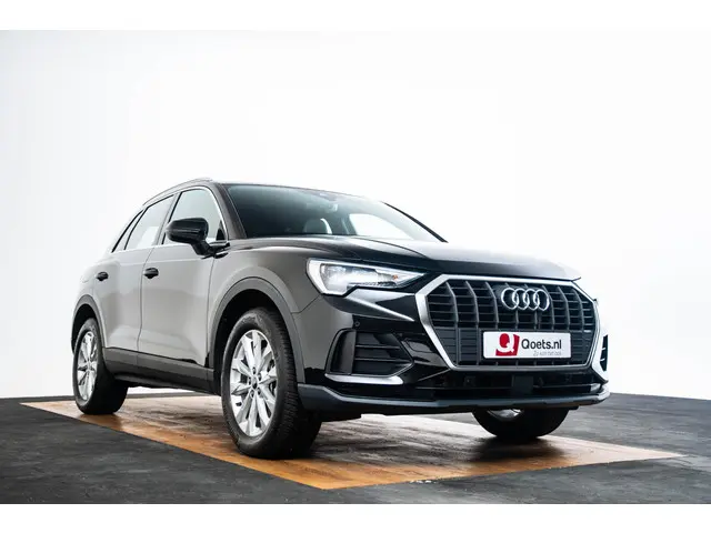 Audi Q3 45 TFSI e S edition 2022 Hybride Benzine 48