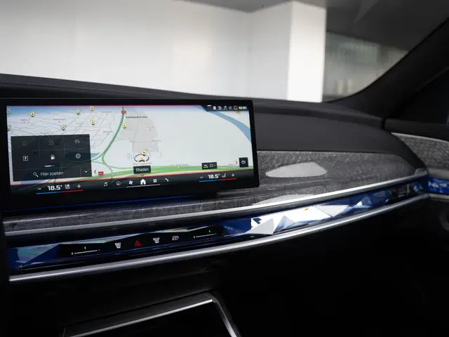 BMW 7 Serie M760e xDrive 2023 Hybride Benzine 11