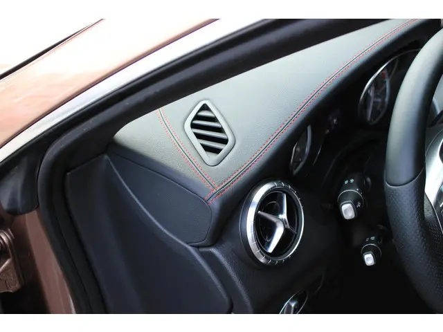 Mercedes-Benz CLA 200 AMG 2014 Benzine 23