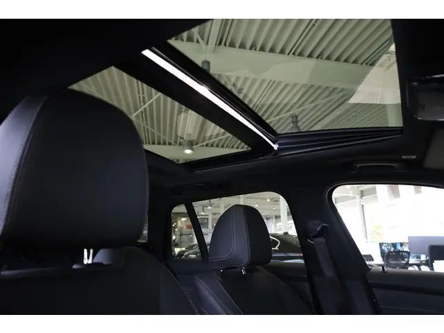 BMW 3 Serie Touring 330e 2025 Hybride Benzine 25