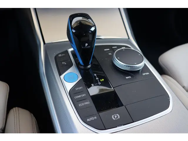 BMW i4 eDrive40 High Executive 84 kWh 2022 Elektrisch 25