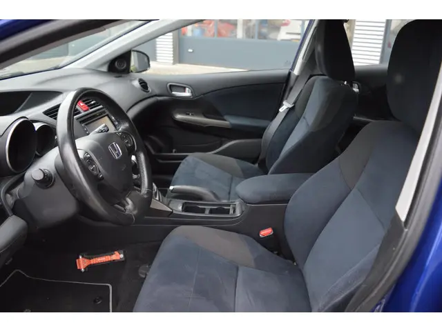 Honda Civic 1.8 Sport 2015 Benzine 9