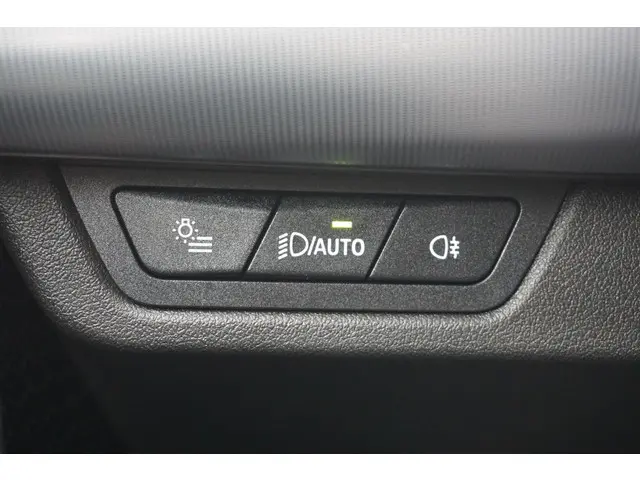 BMW X1 sDrive18i 2023 Benzine 32