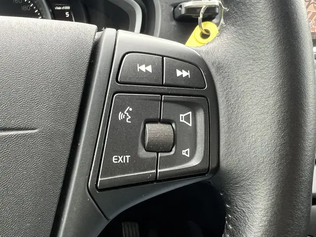Volvo V40 2.0 D2 Kinetic 2017 Diesel 29