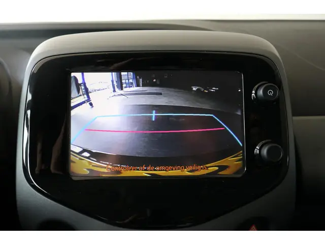 Toyota Aygo 1.0 VVT-i x-play Cabrio, 2019 Benzine 7