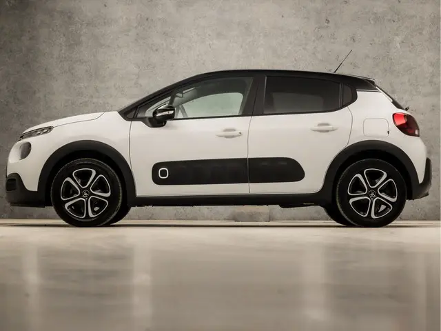 Citroën C3 1.2 PureTech Shine Sport 2018 Benzine 2