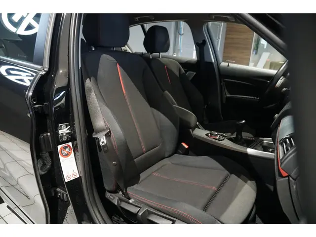 BMW 1 Serie 116i Business+ 2012 Benzine 11