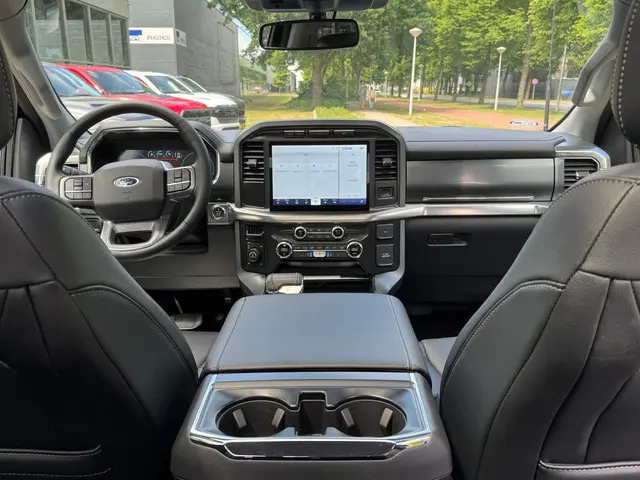 Ford F-150 3.5L V6 Lariat full-spec 2024 Benzine 14