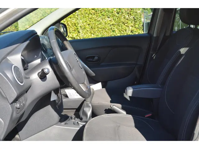 Dacia Logan MCV 0.9 TCe Prestige 2015 Benzine 8