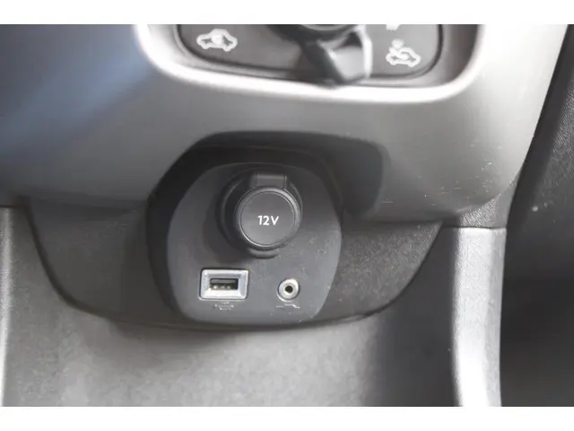 Peugeot 108 1.0 e-VTi Active 2015 Benzine 19