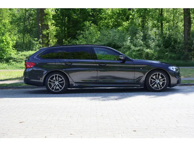 BMW 5 Serie Touring 530i High Executive 2020 Benzine 5