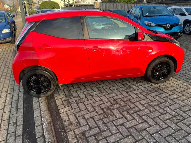 Toyota Aygo 1.0 VVT-i x-wave 2016 Benzine 6