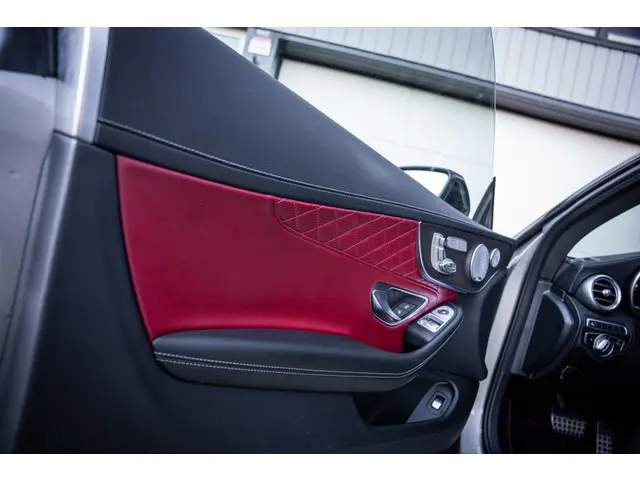 Mercedes-Benz C-Klasse Coupé 300 AMG 2019 Benzine 55