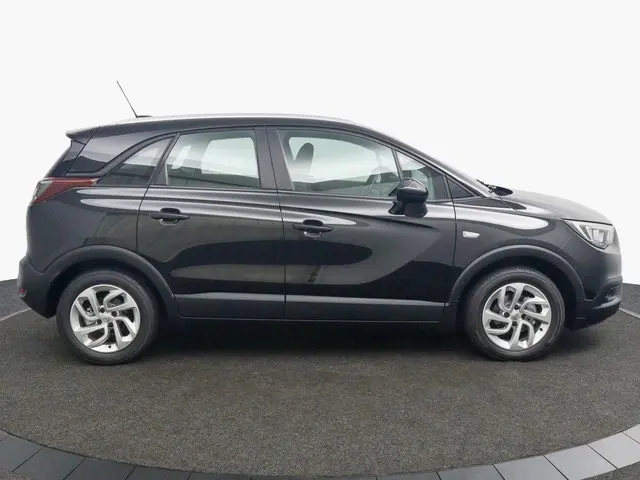 Opel Crossland X 1.2 Innovation zwart 2018 Benzine 3