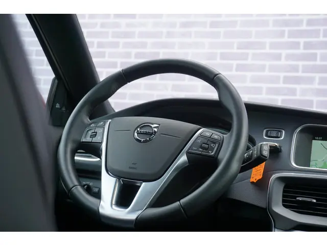 Volvo V40 1.5 T3 Inscription 2016 Benzine 31