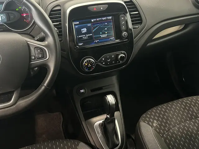 Renault Captur 1.2 TCe 120 EDC Intens 2017 Benzine 27