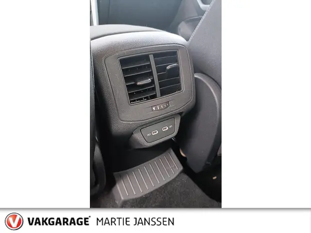 Volkswagen T-Roc 1.5 TSI Life Business 2022 Benzine 42