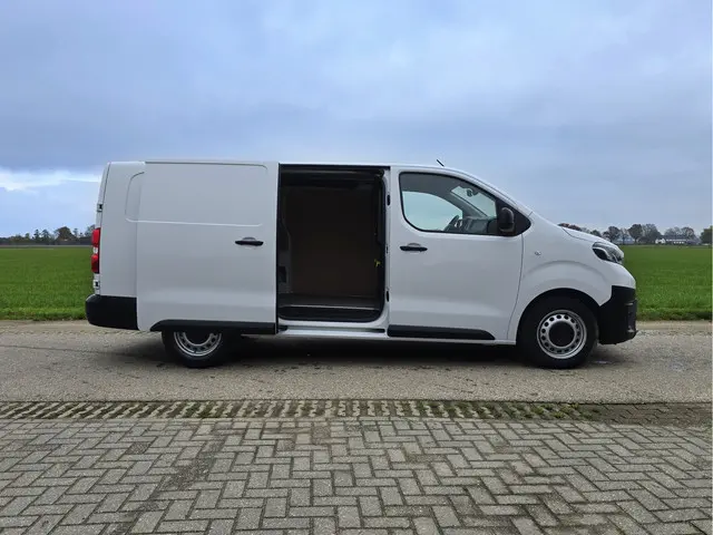 Toyota ProAce Worker 2.0 D-4D Long L3 H1 2023 Diesel 25