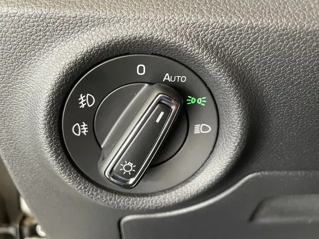 Škoda Kamiq 1.0 TSI Business Edition 2021 Benzine 34