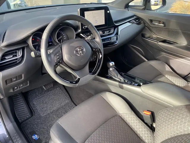 Toyota C-HR 2.0 Hybrid Dynamic 2024 Hybride Benzine 16