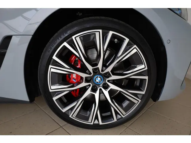 BMW i4 eDrive40 2023 Elektrisch 6