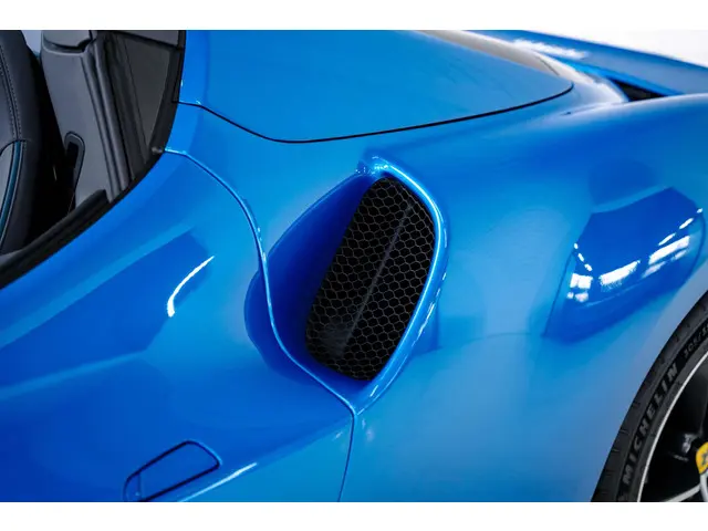 Ferrari 296 GTS 2024 Hybride Benzine 12