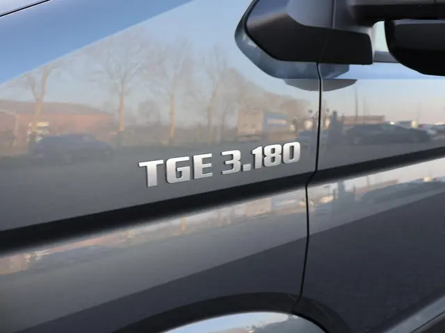 MAN TGE 35 2.0 180 PK AUT. L3H3 + MASSAGE | LED 2019 Diesel 38