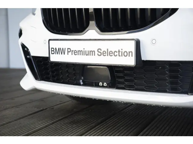 BMW 1 Serie 5-deurs 118i 2024 Benzine 50